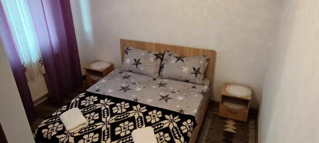 Willa Casuta Din Livada Moisei Zewnętrze zdjęcie