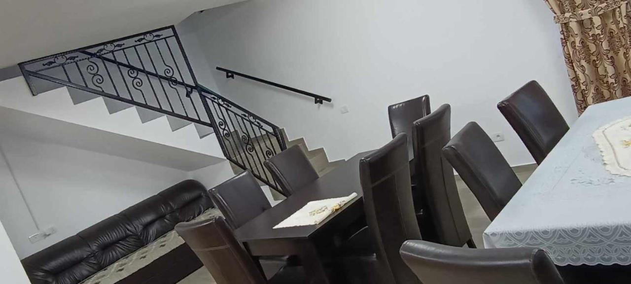 Willa Casuta Din Livada Moisei Zewnętrze zdjęcie