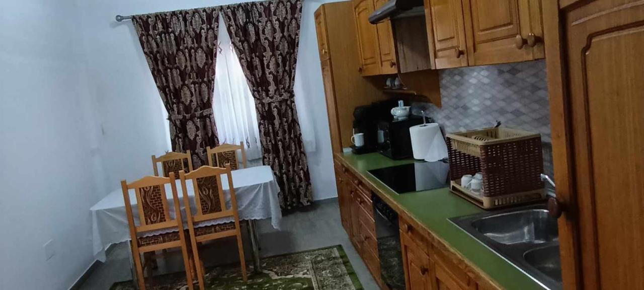 Willa Casuta Din Livada Moisei Zewnętrze zdjęcie