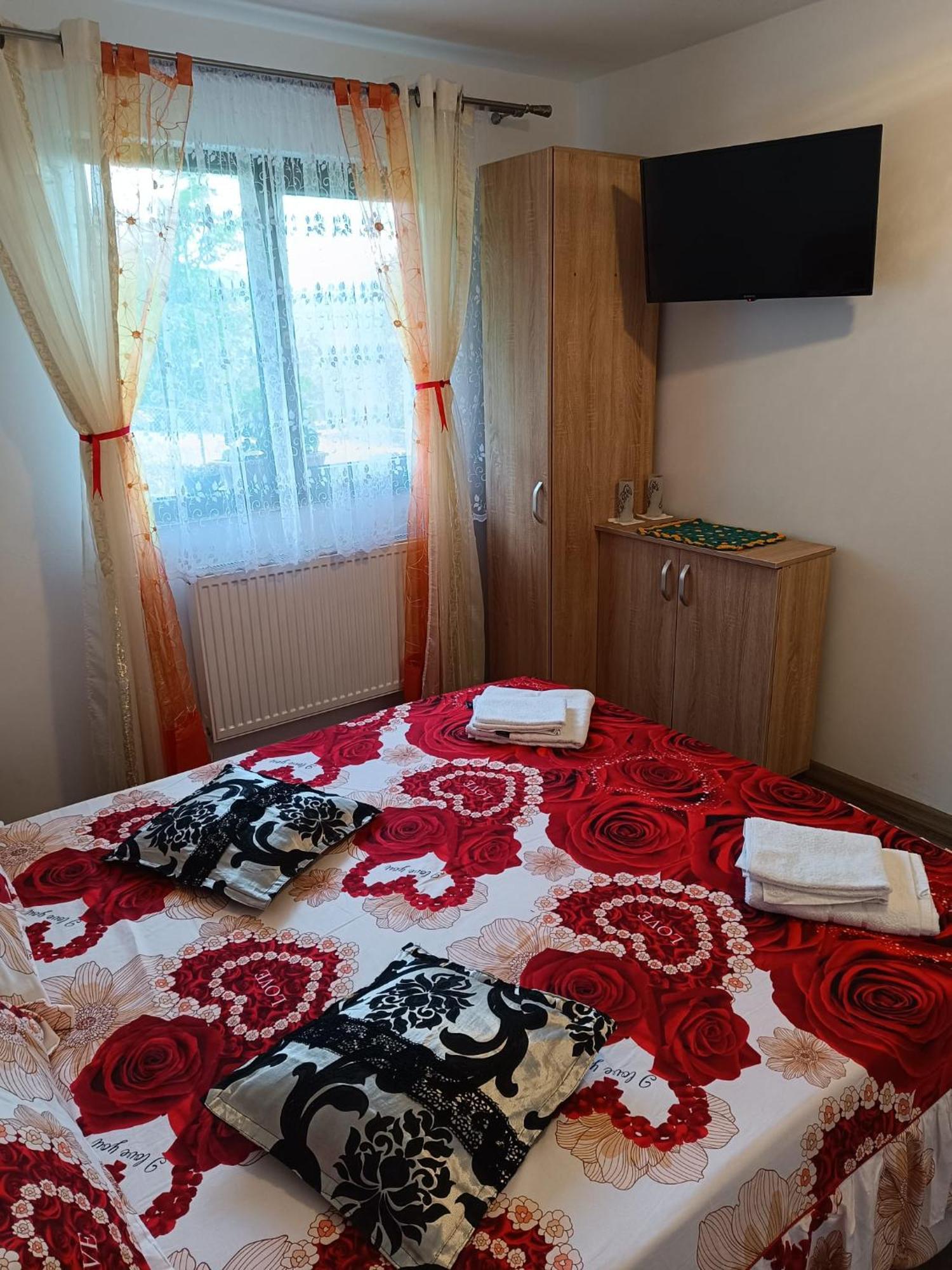 Willa Casuta Din Livada Moisei Zewnętrze zdjęcie